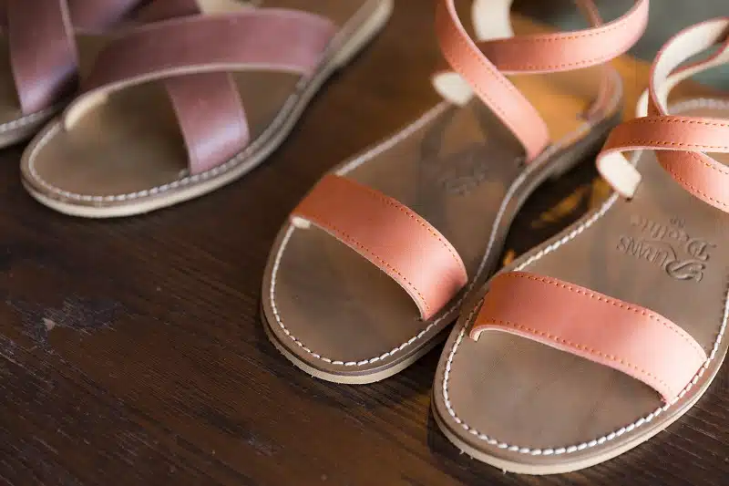 Les sandales pour femmes : l'accessoire idéal pour une tenue estivale