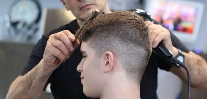 Coupe de cheveux pour homme : qu'est-ce que le taper fade ?
